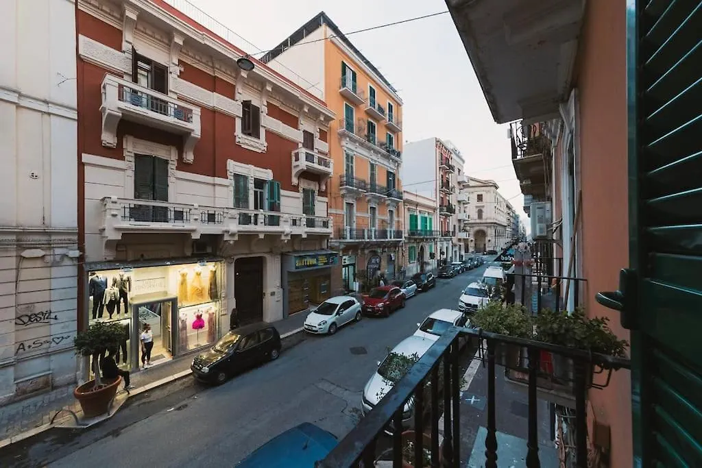 Manzoni Home Bari 0*,  Italia